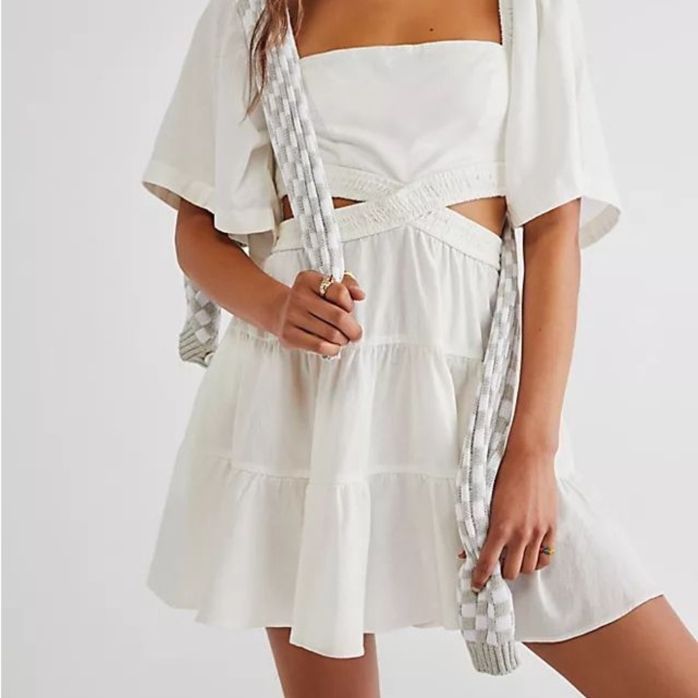 FREE PEOPLE - Cross of Sunlight Mini. Size small. WHITE.